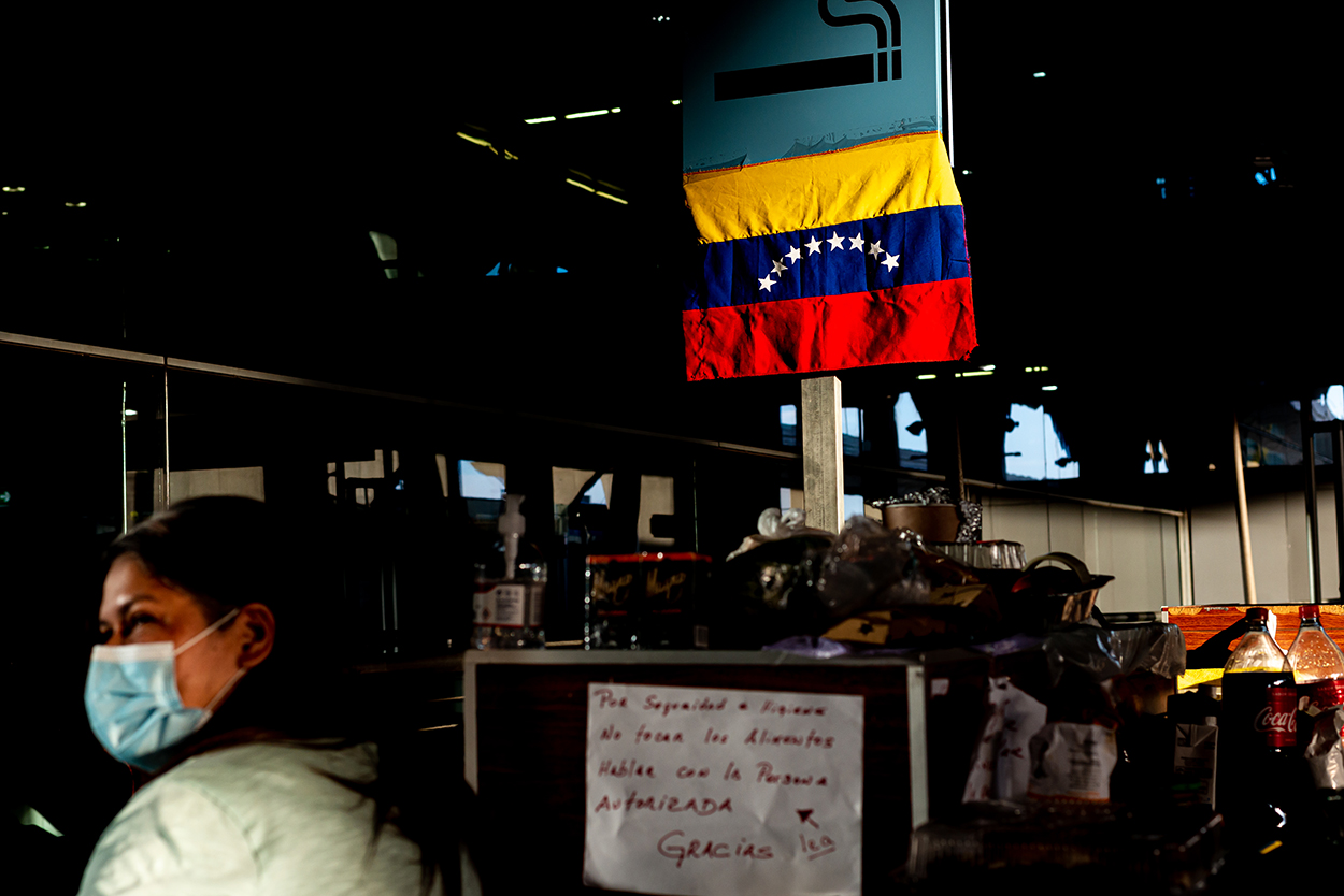 Venezolanos Varados en la T4